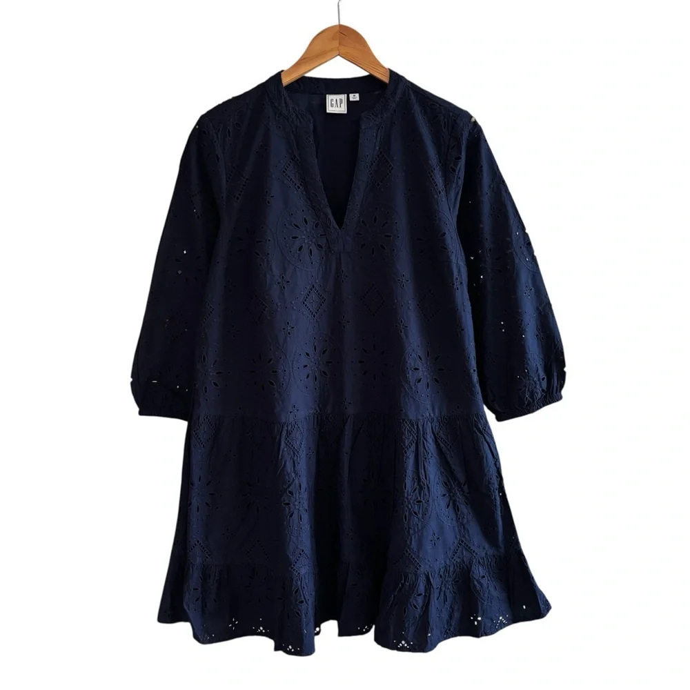 GAP 3/4 Length Sleeve Eyelet Navy Uniform M